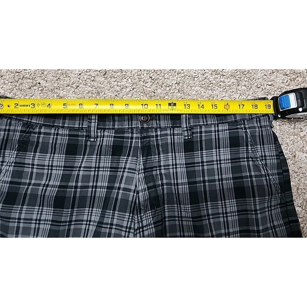 Eddie Bauer Legend Wash 38x10 Gray Black Plaid Chino Shorts 100%‎ Cotton